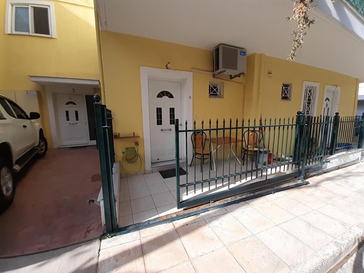 Yellow House Apartment Kalamata Exterior photo